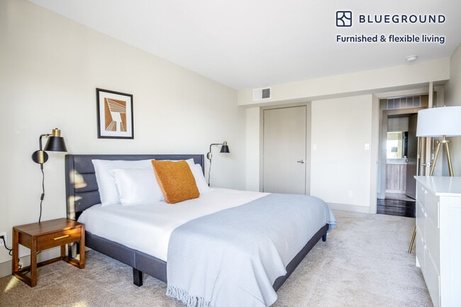 Building Photo - 13955 Tahiti Way