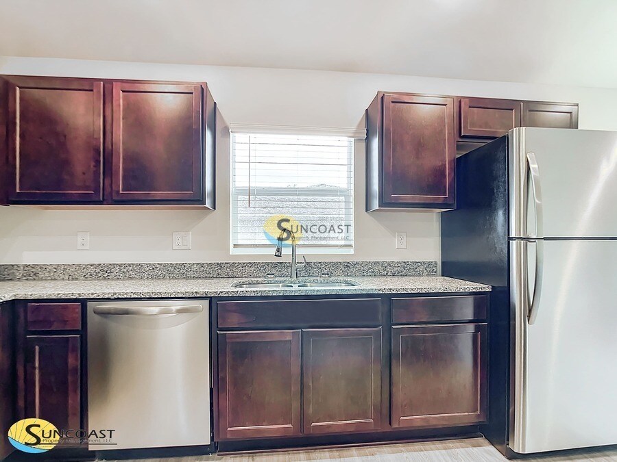 Building Photo - 8608 N Gilovu Dr