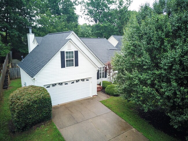 Building Photo - Spacious 4 BR, 2 BA Home On Quiet Cul de Sac, Private Fenced Backyard, Community Pool