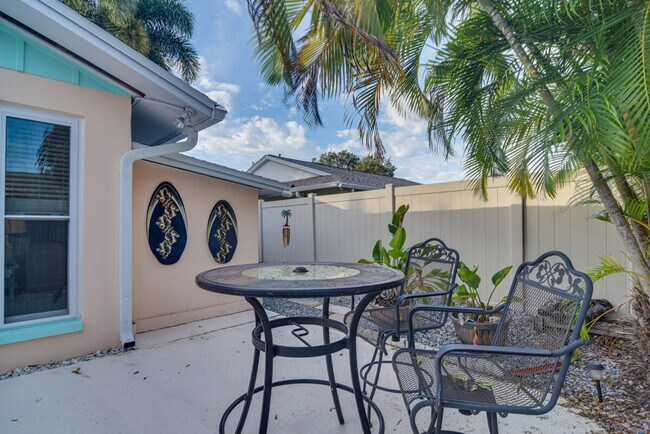 Building Photo - 2360 Willow Tree Trail