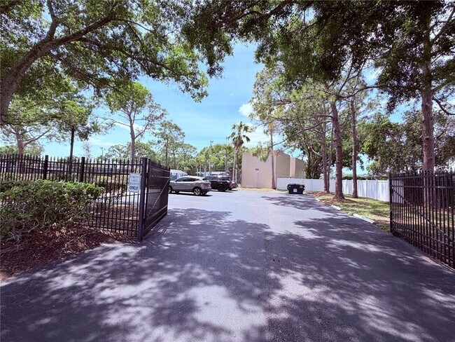 Building Photo - 129 Camphor Cir