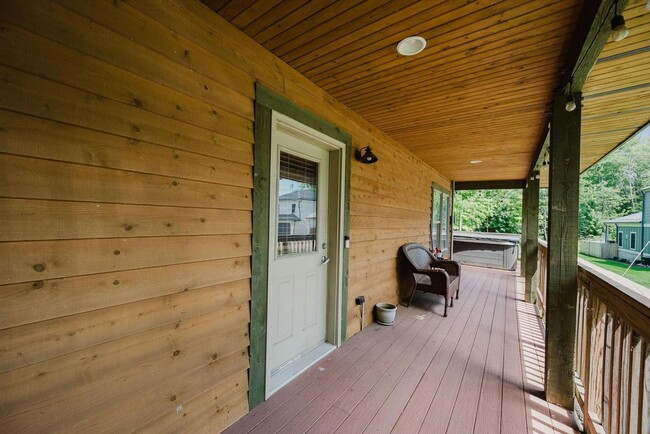 Building Photo - 153 Lighthouse Ln