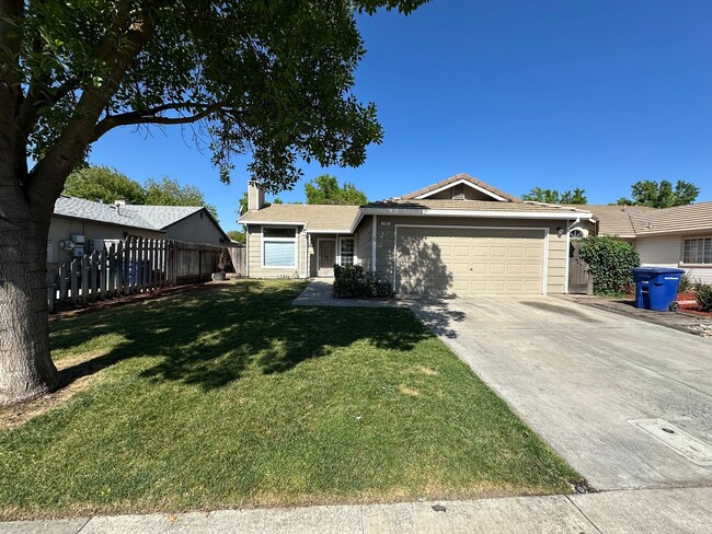 Primary Photo - 405 Goldrun Dr