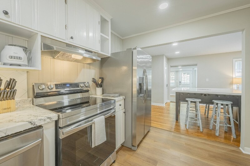 Building Photo - 230 Habersham Dr