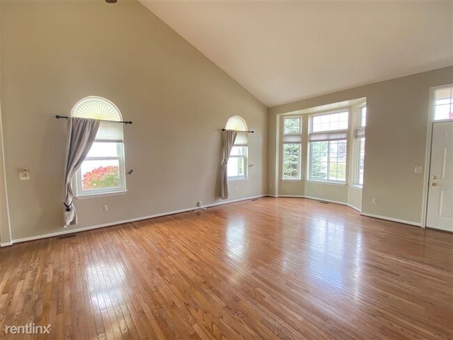 Building Photo - 6710 Summerdale Ct E
