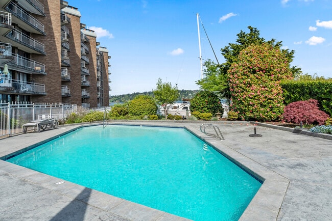 Building Photo - 9500 Rainier Ave S