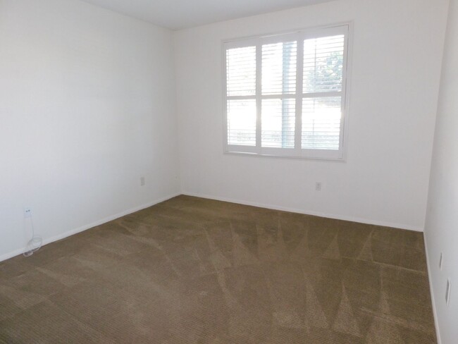 Building Photo - Downstairs Westpark Condo 1 Bedroom 1 Bath...