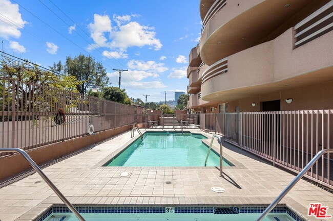 Building Photo - 4310 Cahuenga Blvd
