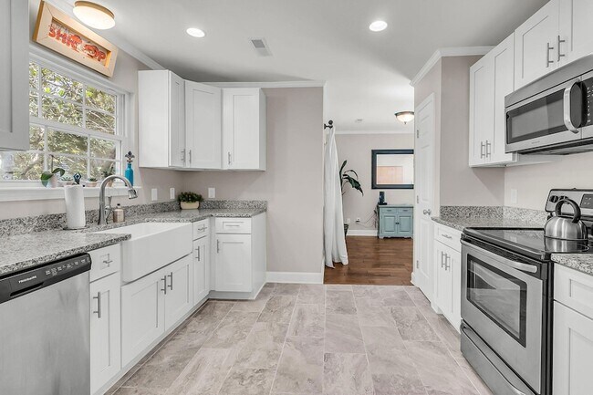 Building Photo - 339 Mt Royall Dr
