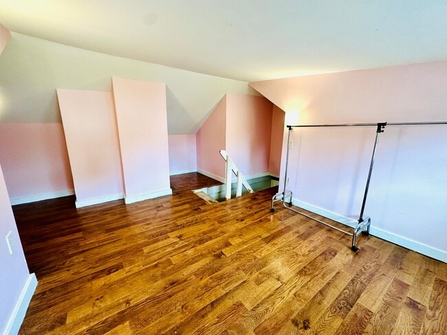 Building Photo - 2BR Corner lot house now available near Ch...