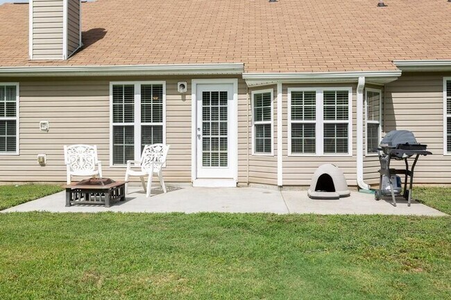 Building Photo - 607 McDowell Ln