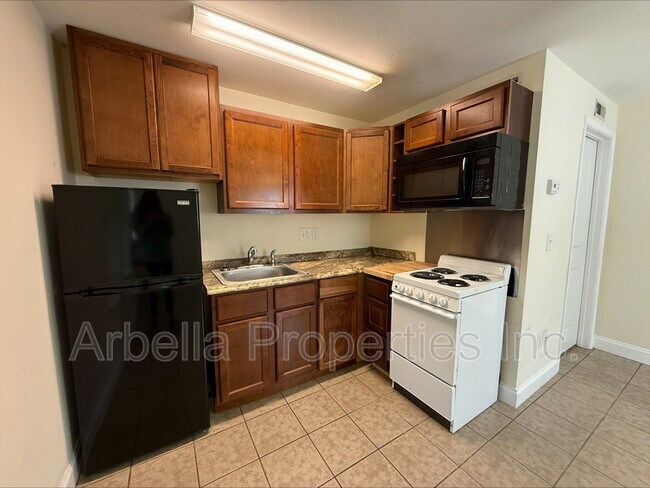 Building Photo - 128 Leach Dr