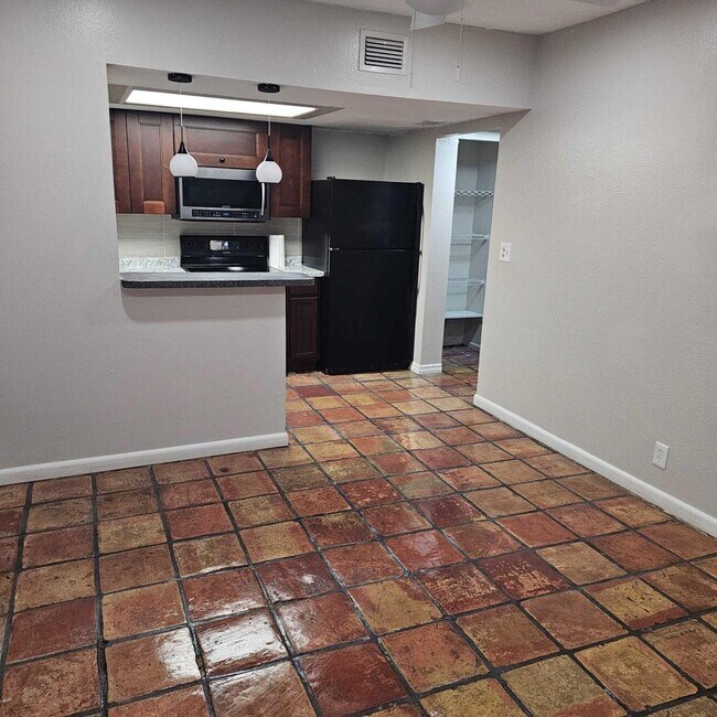 Building Photo - 1358 Silverado