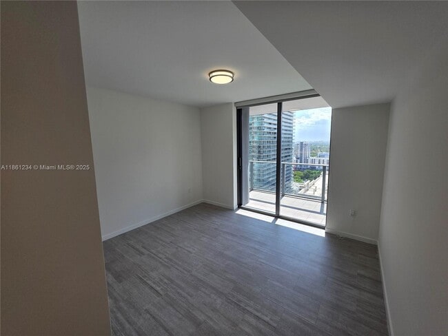Building Photo - 1000 Brickell Plaza