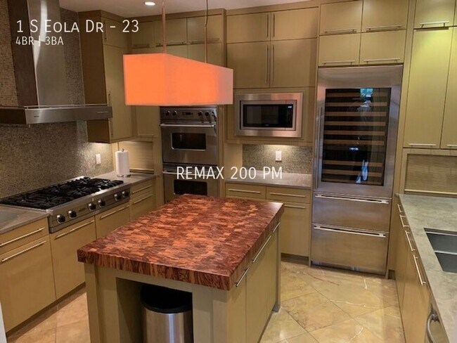 Building Photo - 1 S Eola Dr