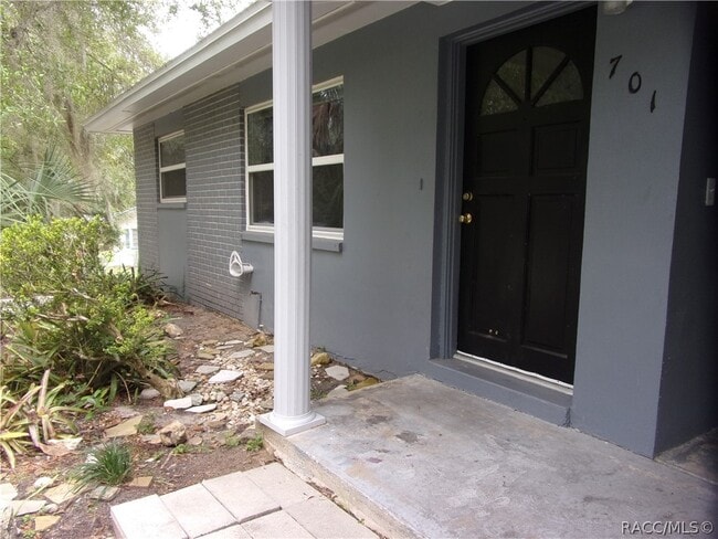 Building Photo - 701 Emery St