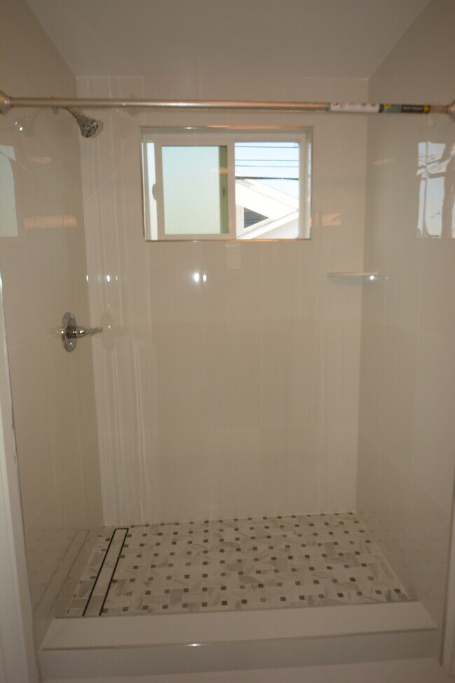 Building Photo - 4137 W 160th St