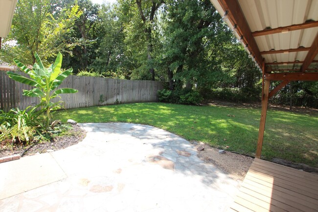 Building Photo - Charming 3 Bedroom in Flint! Coming Soon!
