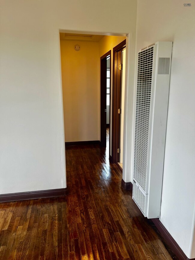 Building Photo - Hidden Gem with Views! 2 bedroom, 1 bathroom