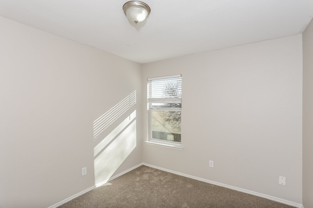 Building Photo - 1424 Pine Ln