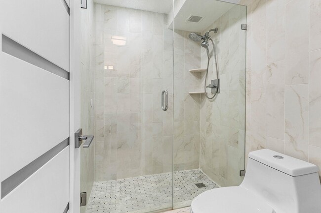 Building Photo - 14 Royal Palm Way