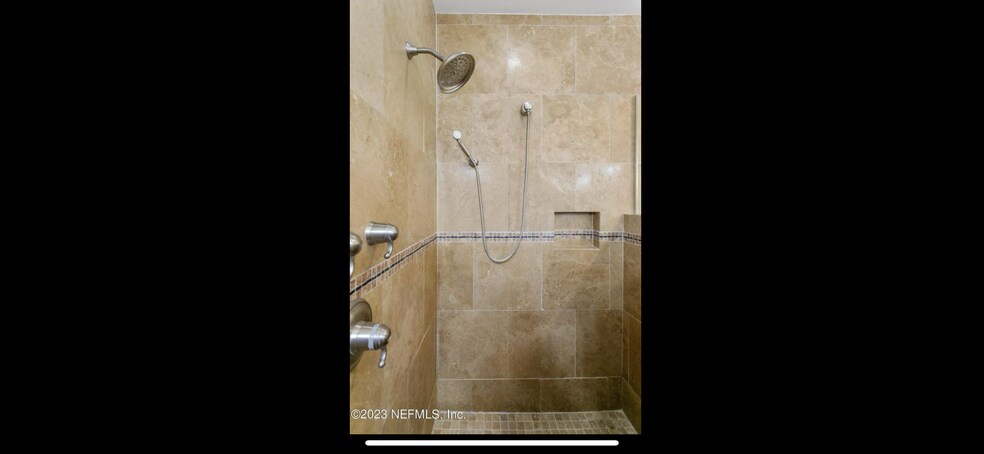 Building Photo - 400 E Bay St