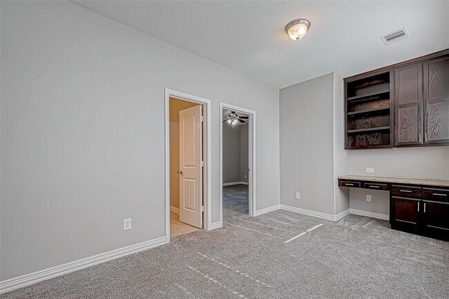 Building Photo - 30806 Academy Trace Dr
