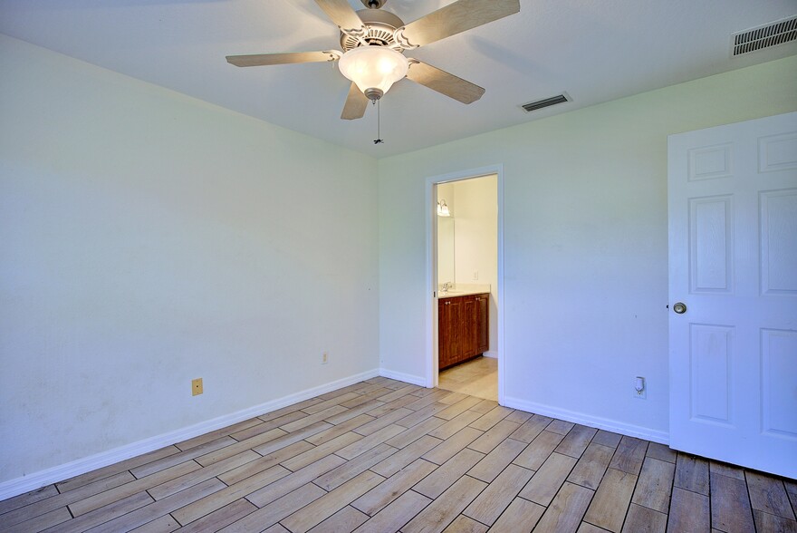 Building Photo - 221 Beech Way NW