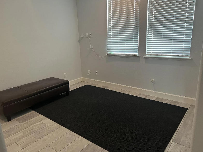 Building Photo - 630 Golden Violet Way