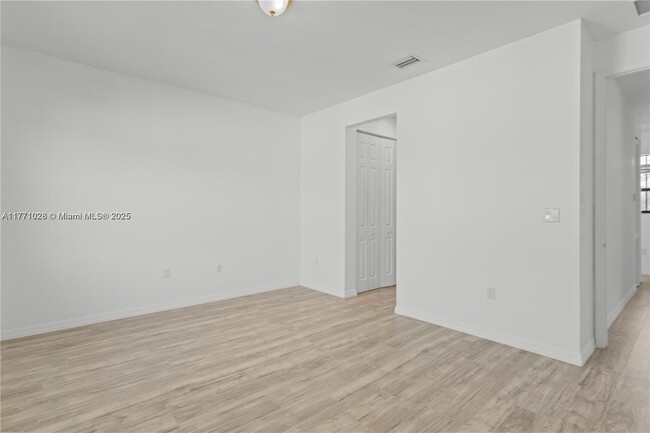 Building Photo - 3762 SW 93rd Ln