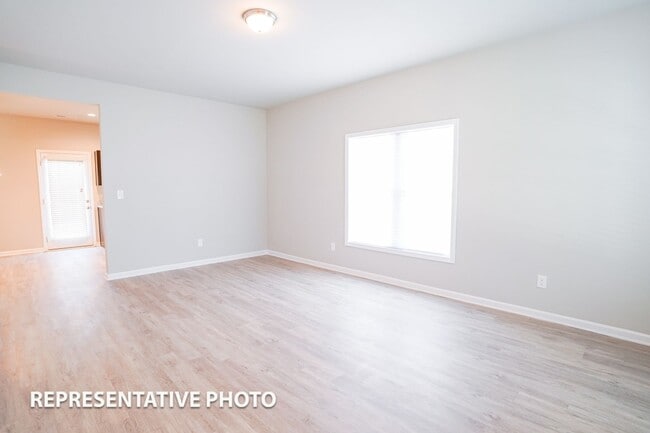Building Photo - Townhome- Close to downtown Clayton!