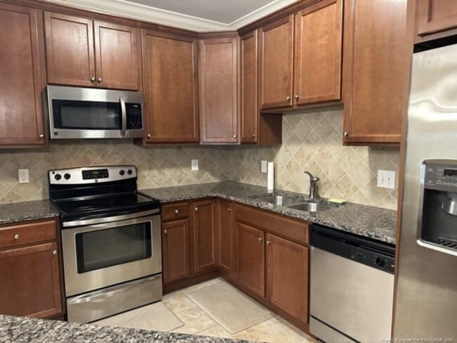 Building Photo - 158 Gallery Dr