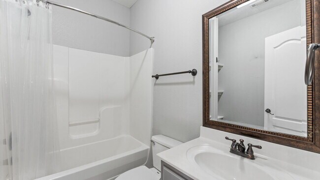 Building Photo - 204 Tunbridge Dr