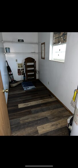 Building Photo - 415 S Ellison St