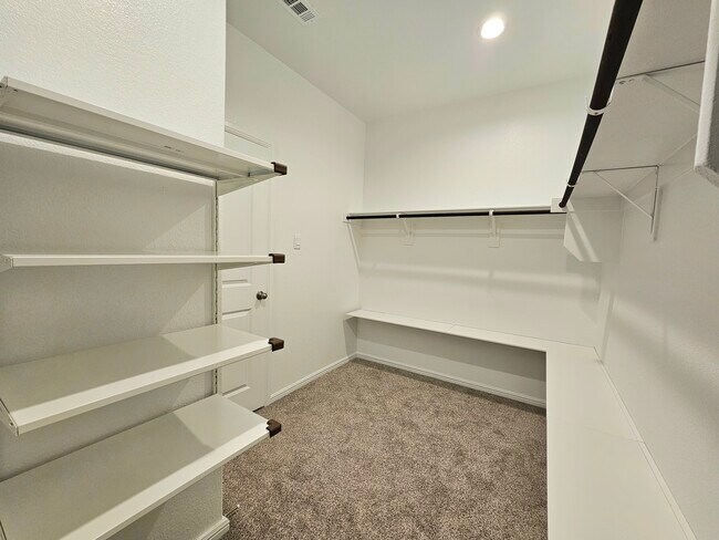 Building Photo - 5449 Red Fern Ln