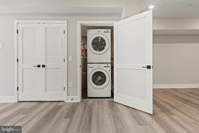 Building Photo - 520 N 37th St