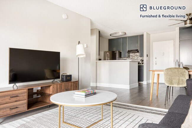 Building Photo - 3333 W 2nd St