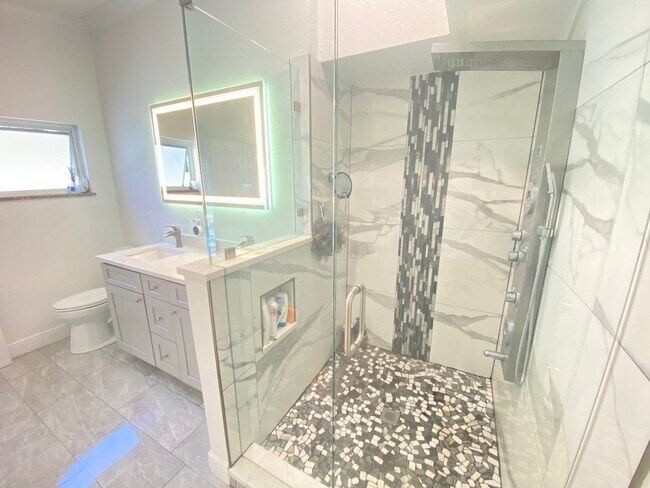 Building Photo - 701 Denton Rd