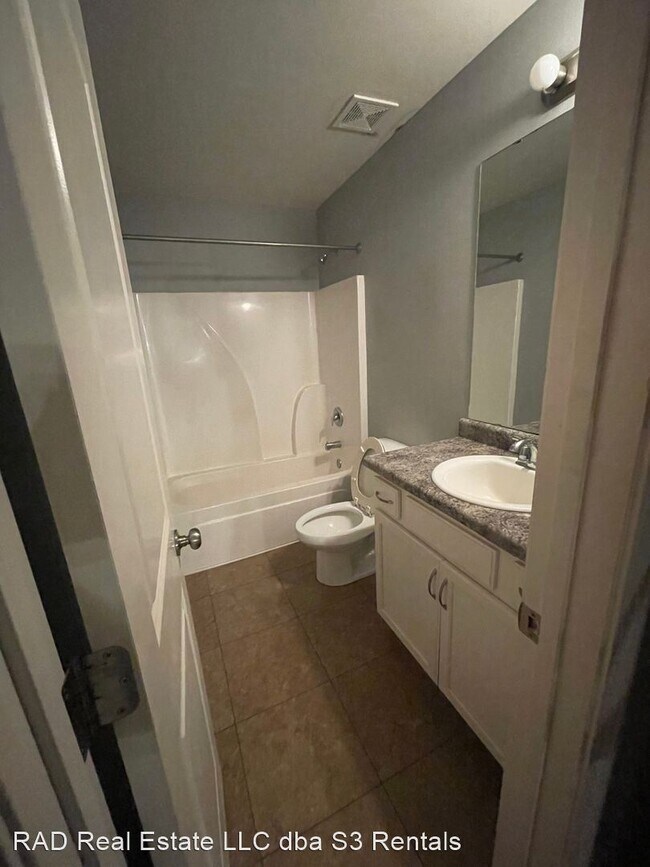 Building Photo - 3 br, 2.5 bath House - 25037 Polktown Rd