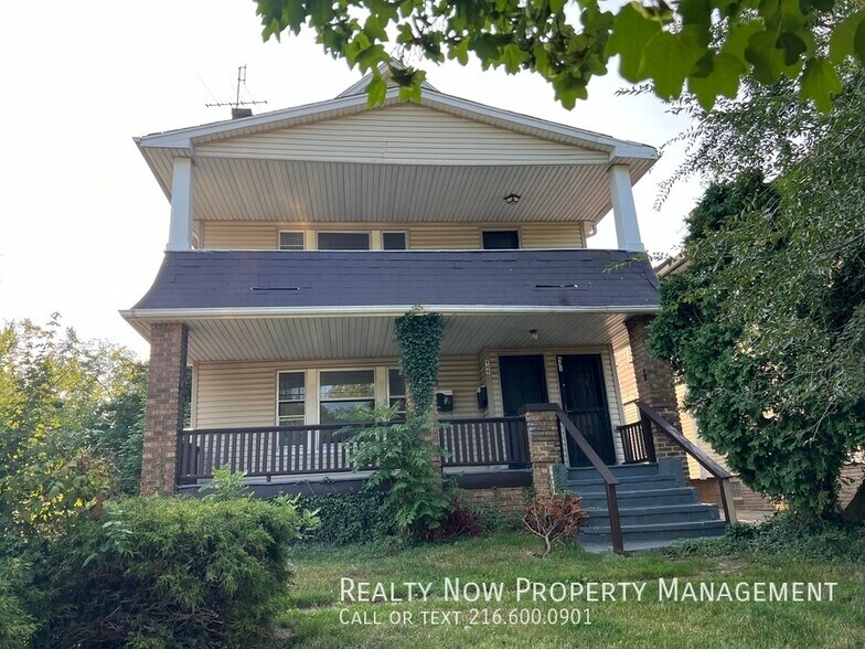 Building Photo - 949 Helmsdale Rd