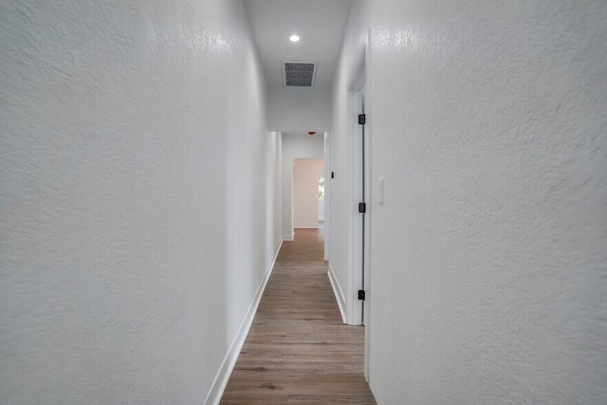 Building Photo - 2708 Cincinnati St