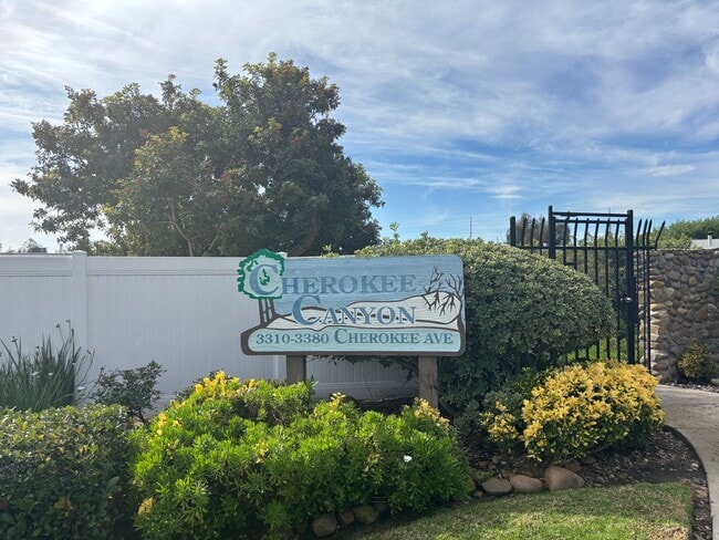 Building Photo - All Upgraded Townhome In Cherokee Canyon Gated Complex