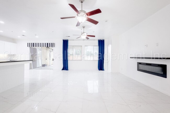 Building Photo - 4 Bedroom/3 Bath Home with Paid Solar - $3295 Per Month!