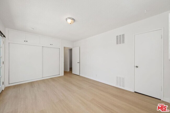 Building Photo - 2621 S Centinela Ave