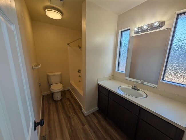 Building Photo - 376 Reservoir Dr