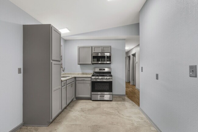 Building Photo - 4031 Gossett Dr