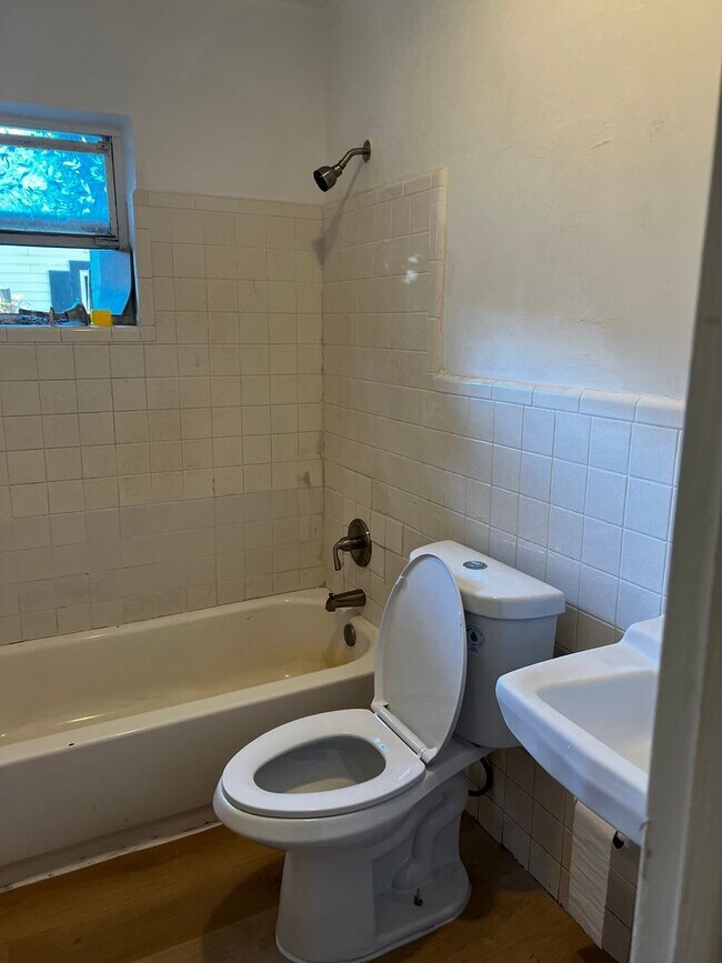 Building Photo - Duplex near Bumby/Michigan