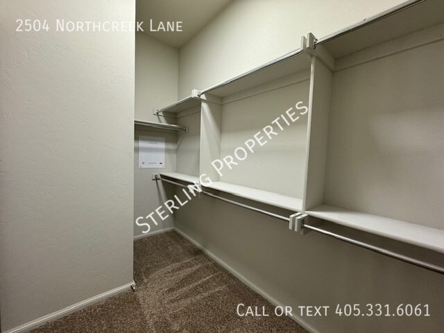 Building Photo - 2504 Northcreek Ln