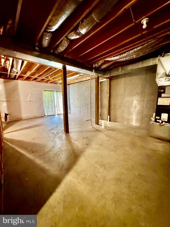 Building Photo - 104 Eastside Ln