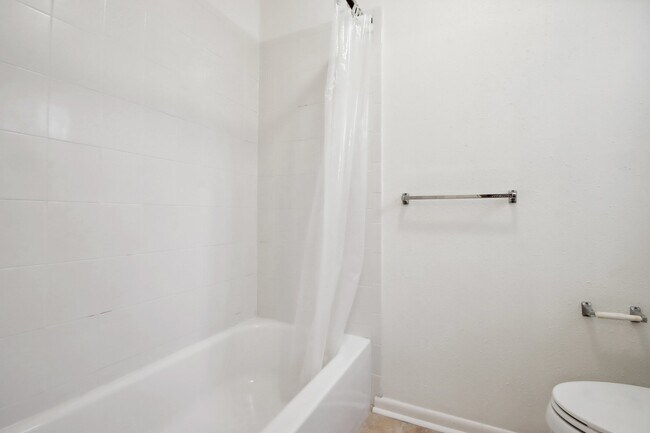 Building Photo - 13411 Creek Springs Dr